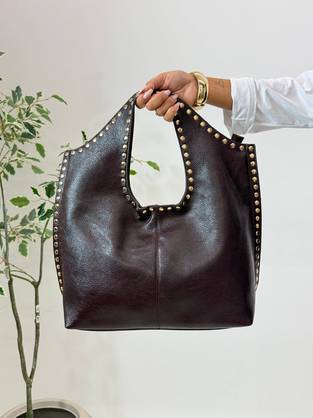 Adele — Borsa Donna Grande a Spalla in Ecopelle con Borchie e Cerniera, Lina Milano
