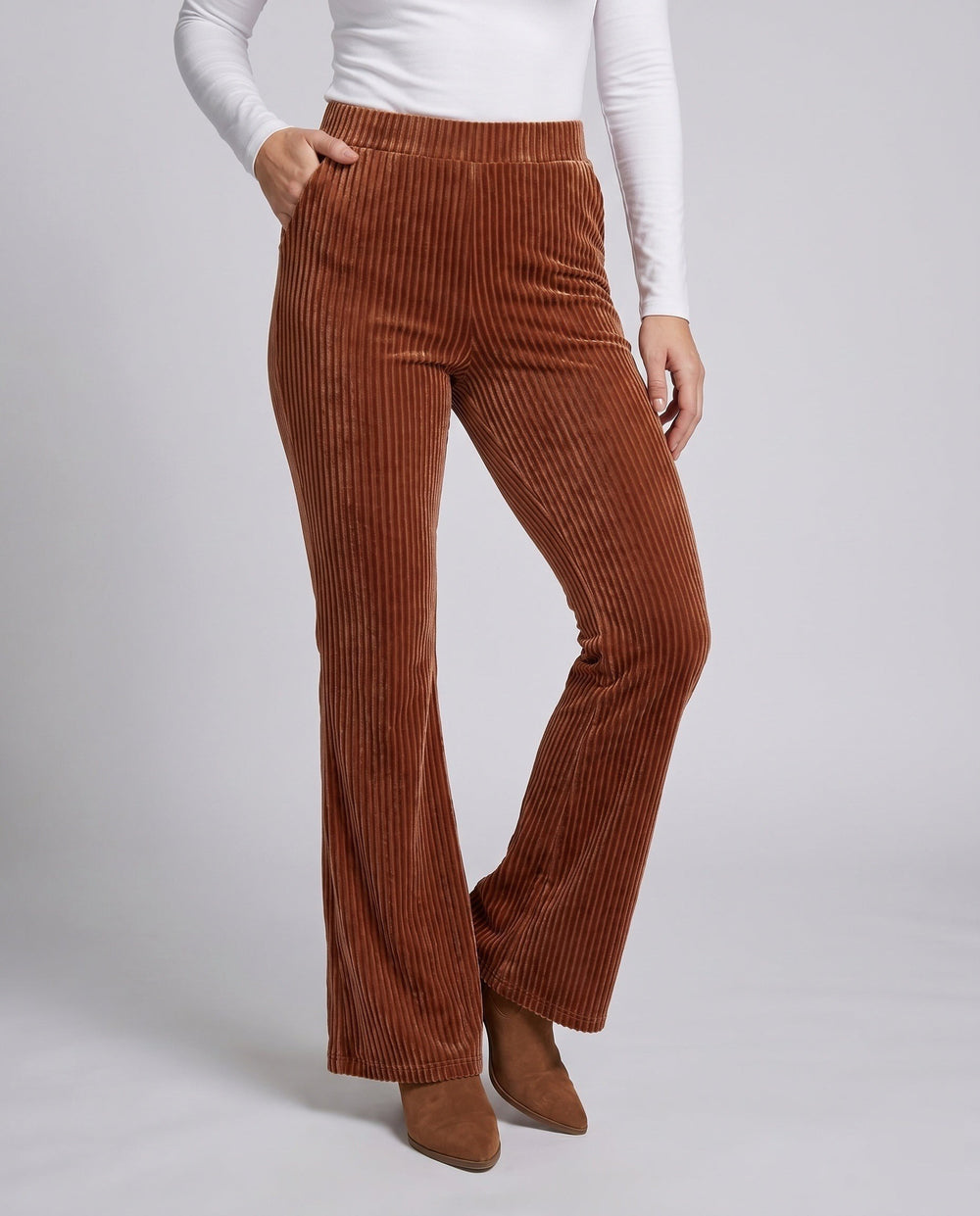 Alessandra — Pantaloni in Velluto Donna a Coste Larghe a Zampa Aderenti, Lina Milano