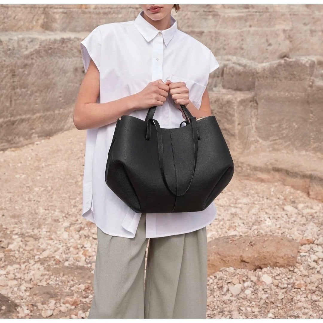 Angelica — Borsa Donna Grande a Spalla Morbida in Pelle a Mezzaluna, Lina Milano