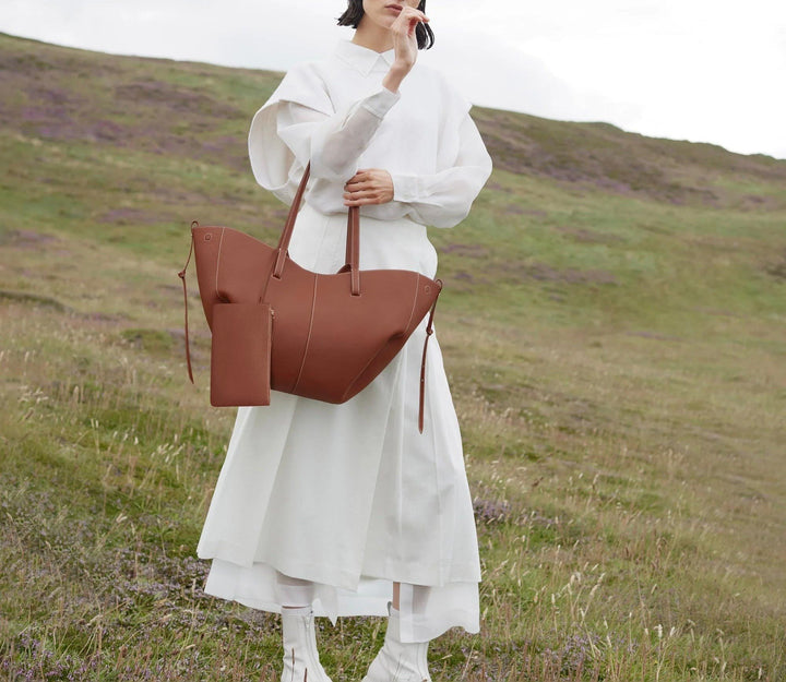 Angelica — Borsa Donna Grande a Spalla Morbida in Pelle a Mezzaluna, Lina Milano