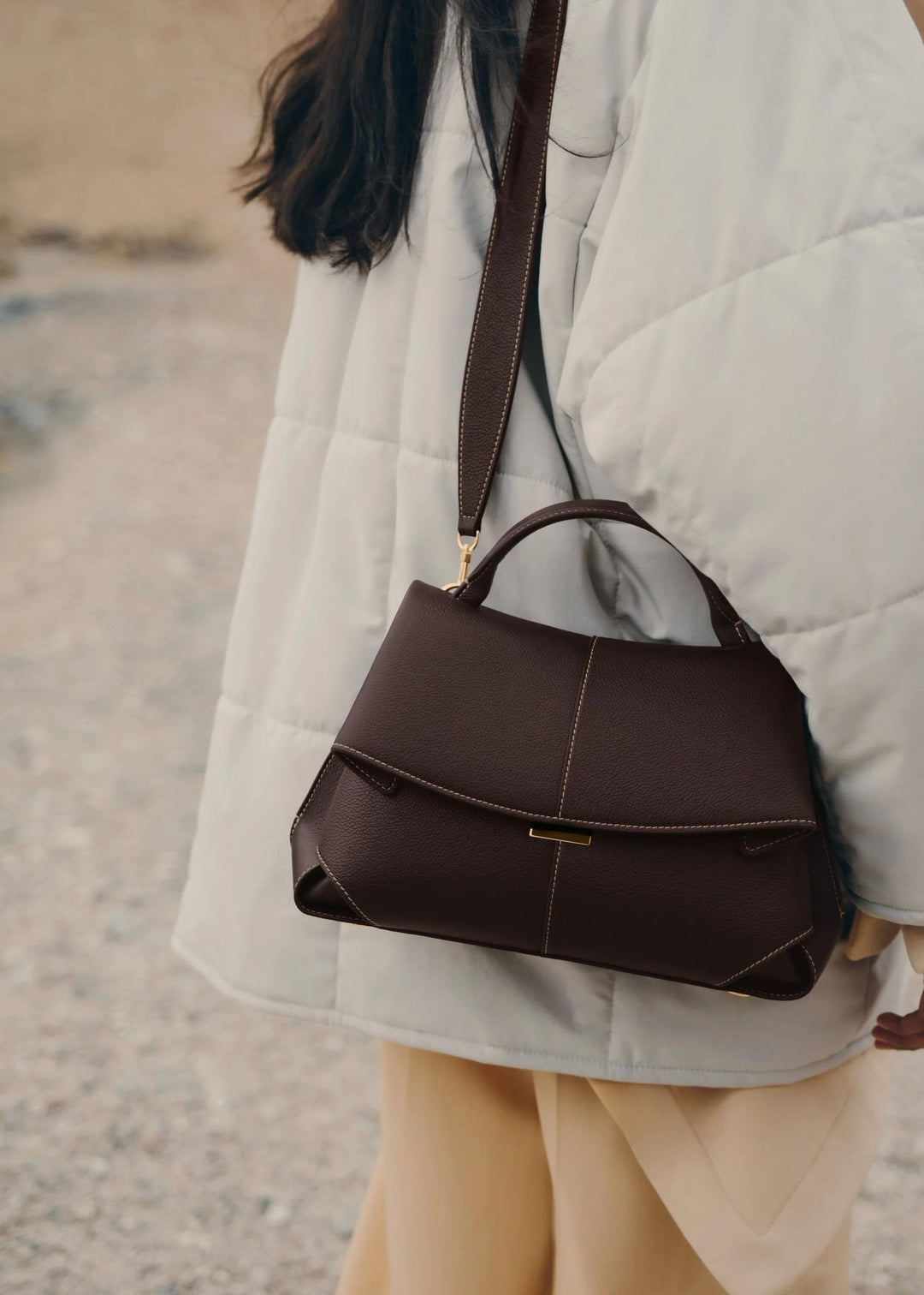 Anita — Borsa Donna a Mano Media in Pelle con Patta e Tracolla, Lina Milano