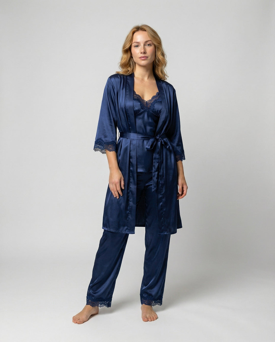 Assunta — Pigiami Donna Eleganti in Raso con Bordo in Pizzo e Cintura, Lina Milano