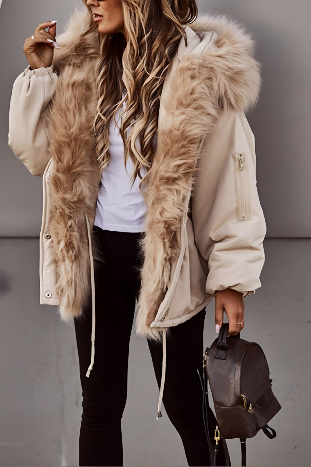 Lea — Parka Donna Invernale Corto con Cappuccio in Pelliccia Sintetica, Lina Milano